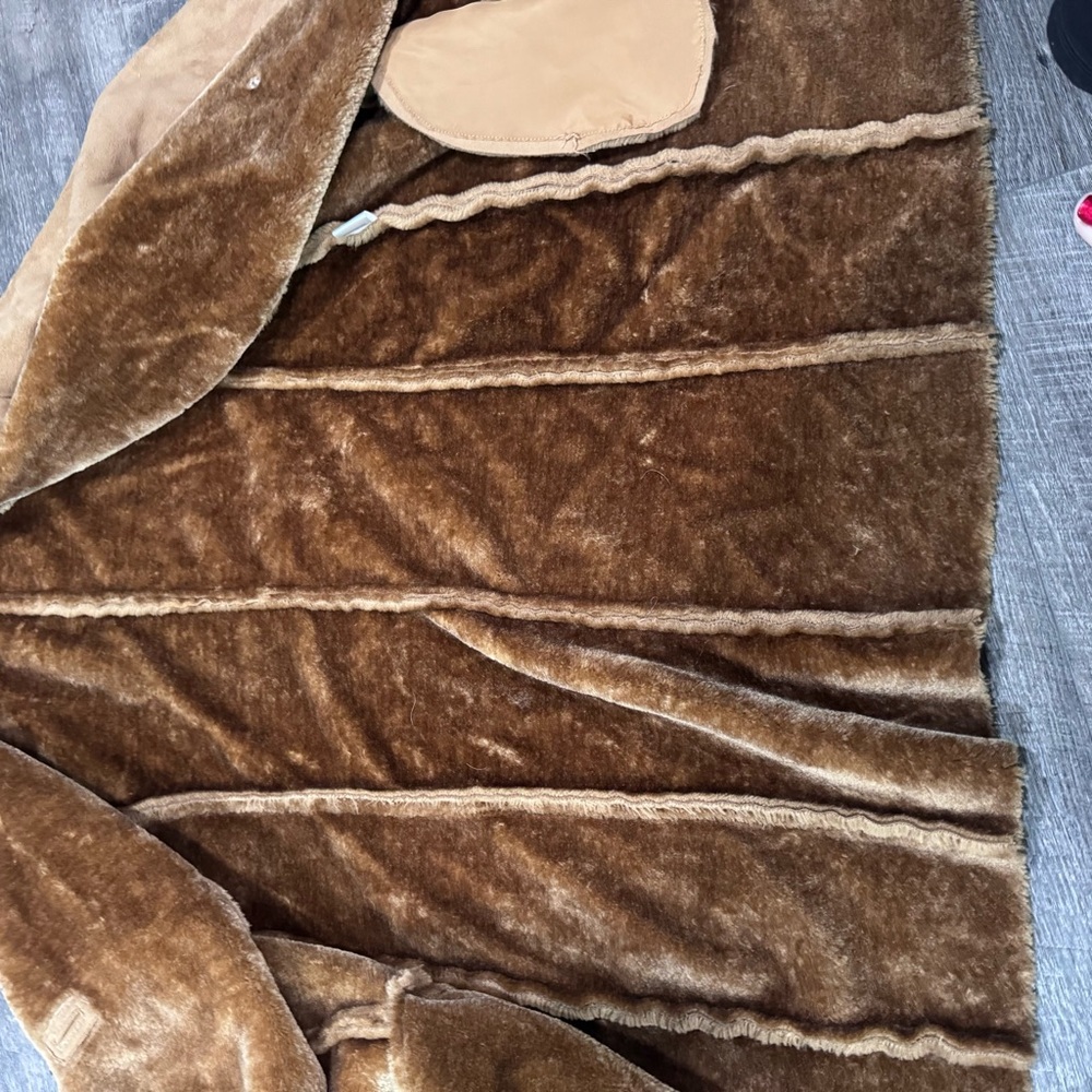 Apple seeds size medium Women's Tan Coat‎ with Faux Fur Collar - Picture 3 of 5